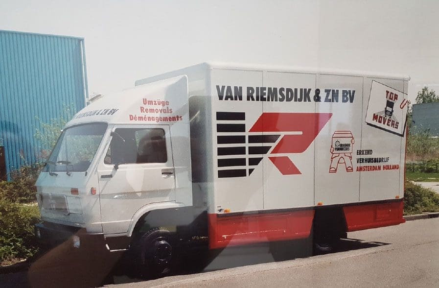 3-vanriemsdijk-verhuiswagen